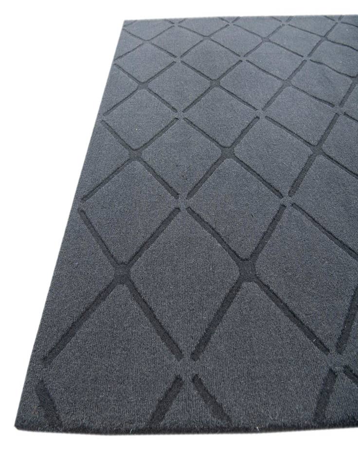 Detail image of 5' x 7' 10 Luna Rug