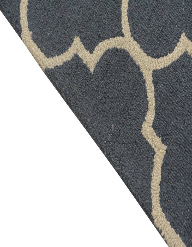 Detail image of 5' x 8' Luna Wool Rug