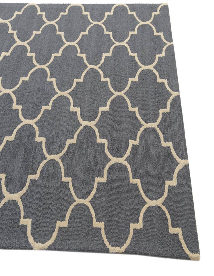 Detail image of 5' 1 x 8' Luna Wool Rug