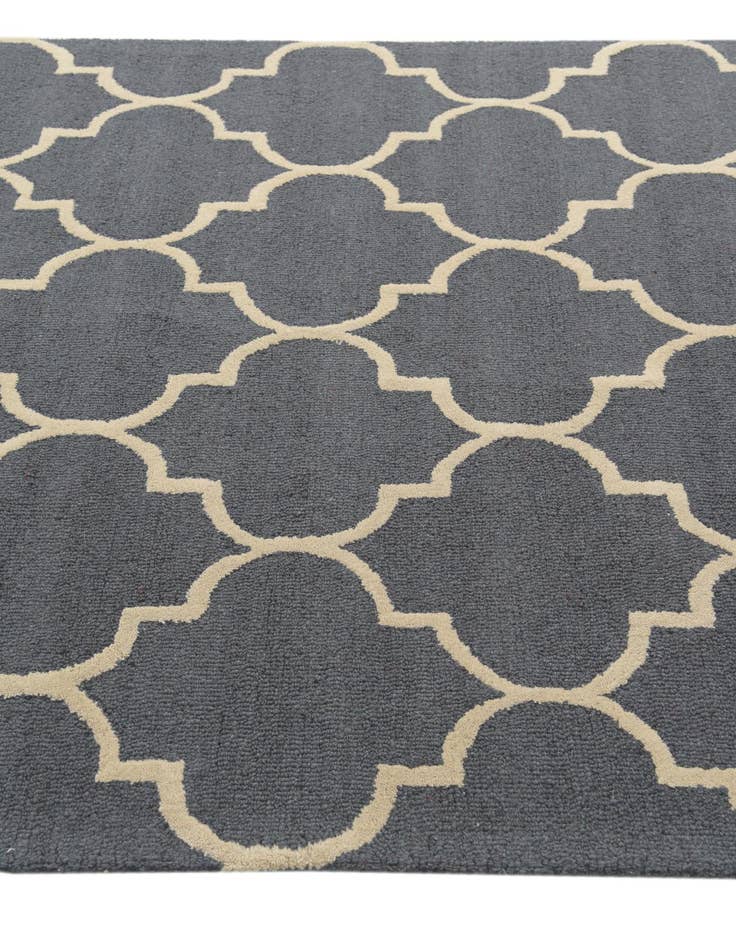 Detail image of 5' 1 x 8' Luna Wool Rug