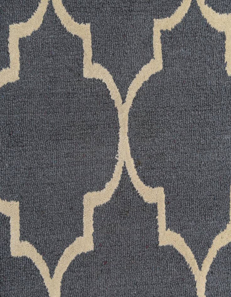 Detail image of 5' 1 x 8' Luna Wool Rug