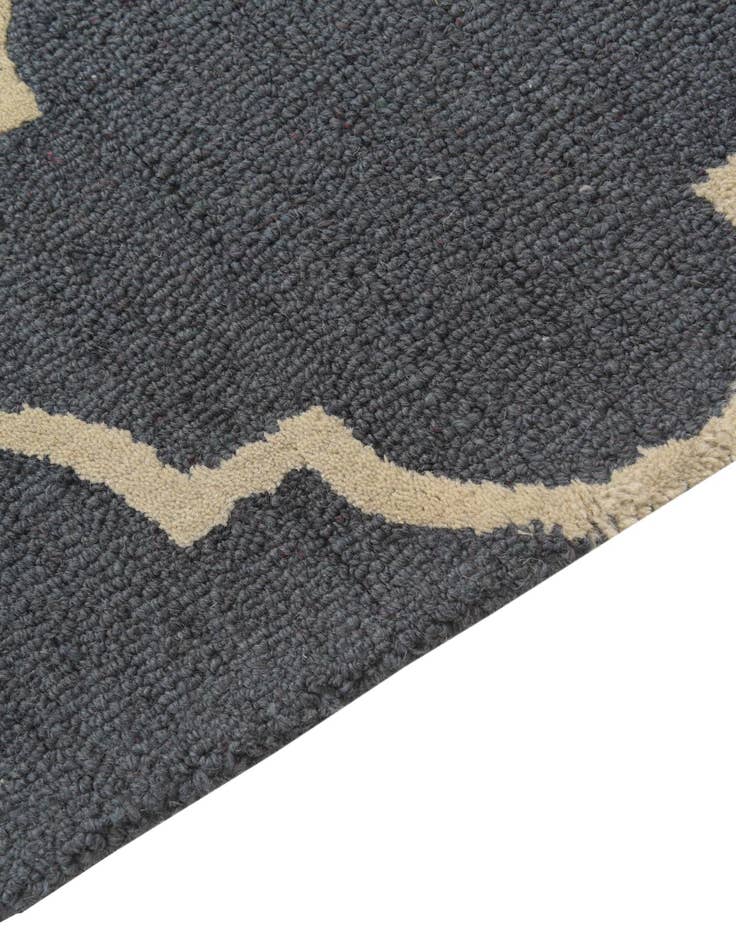 Detail image of 5' x 8' Luna Wool Rug