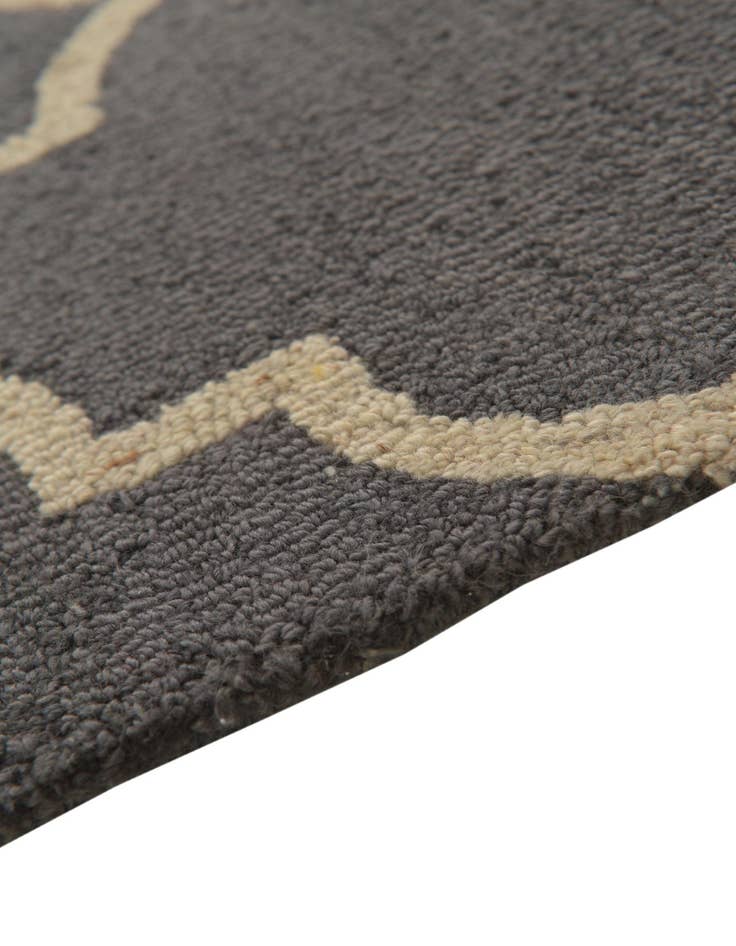 Detail image of 5' x 8' Luna Wool Rug