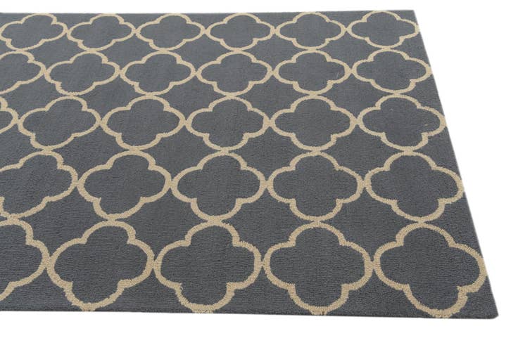 Detail image of 5' 1 x 8' Luna Wool Rug