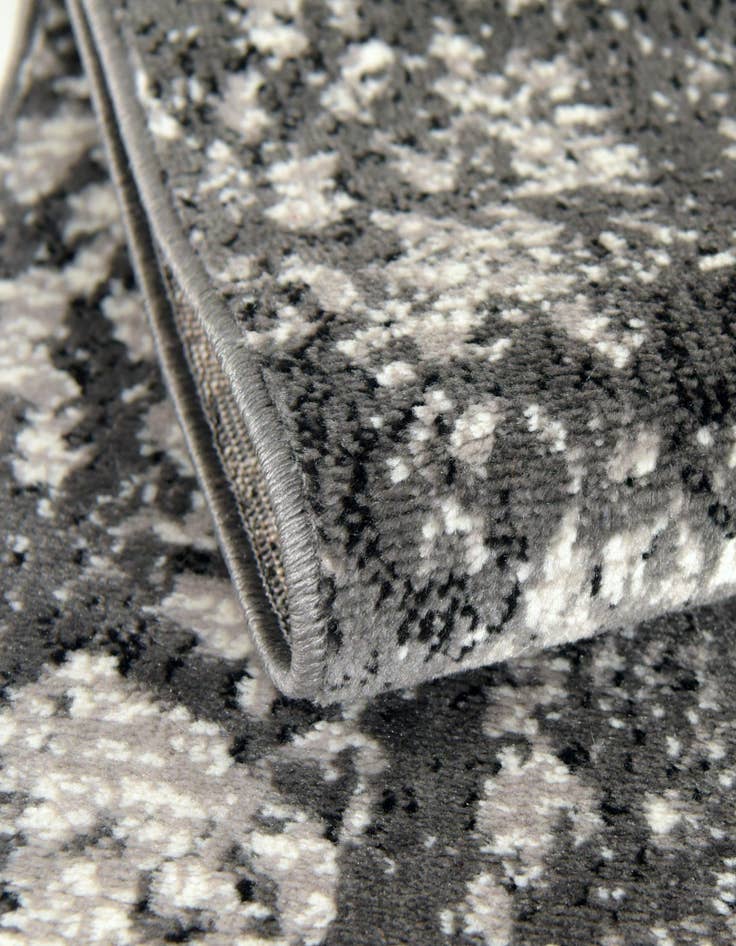 Detail image of 4' x 6' Metropolis Rug