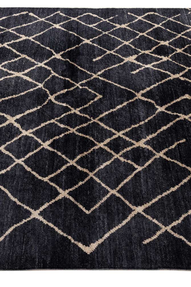 5' 9 x 7' 9 Hand Knotted Moroccan Wool Rug