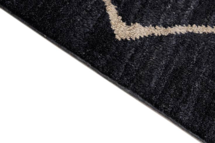 Detail image of 5' 9 x 7' 9 Hand Knotted Moroccan Wool Rug