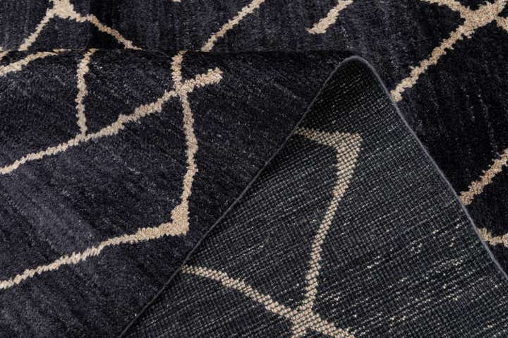 5' 9 x 7' 9 Hand Knotted Moroccan Wool Rug