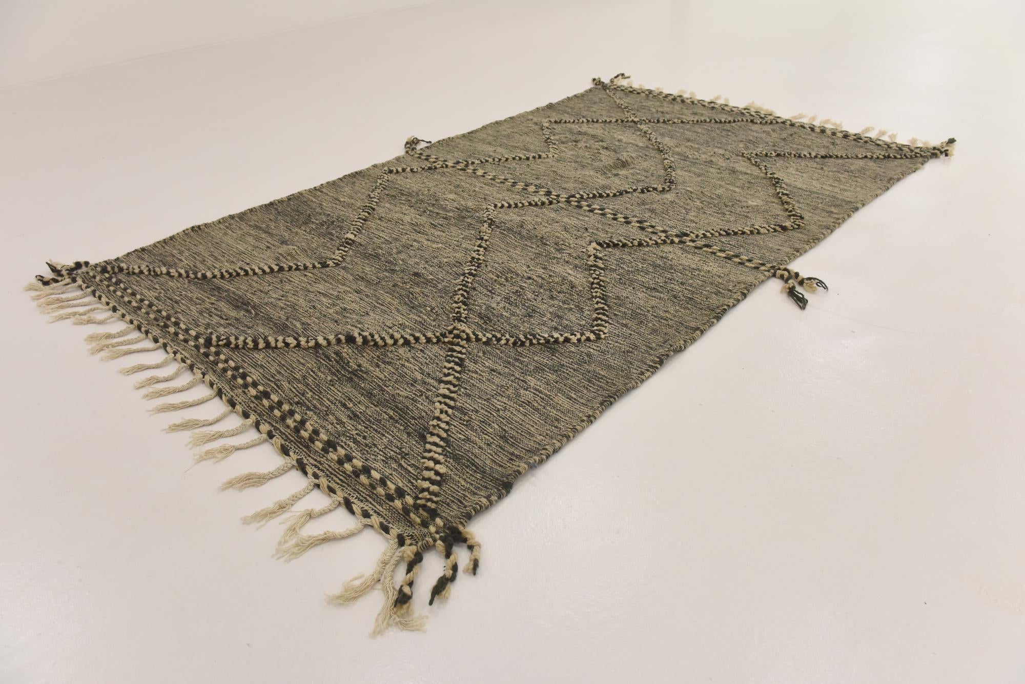4' 11 x 8' 4 Hand Knotted Moroccan Wool Rug