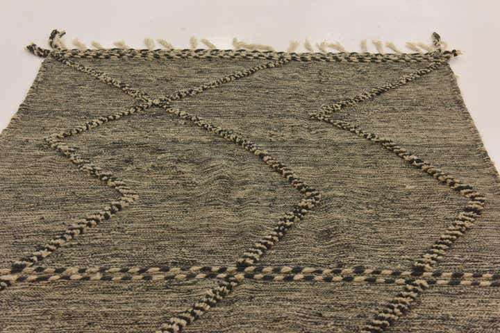 4' 11 x 8' 4 Hand Knotted Moroccan Wool Rug