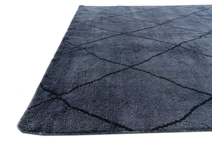 5' 6 x 8' 2 Hand Knotted Moroccan Wool Rug