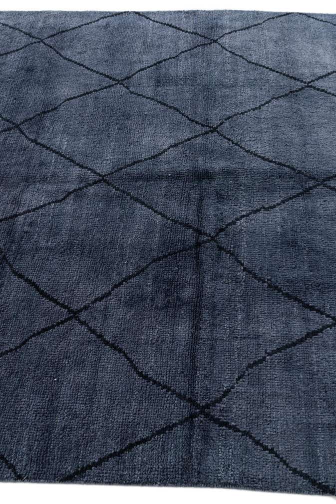 5' 6 x 8' 2 Hand Knotted Moroccan Wool Rug