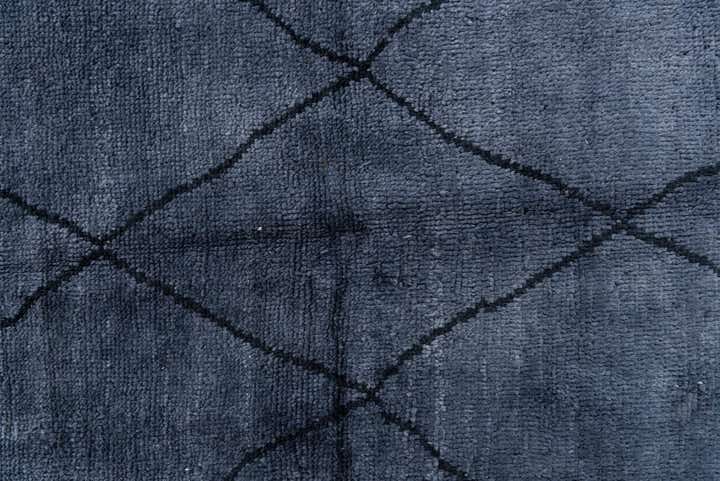 5' 6 x 8' 2 Hand Knotted Moroccan Wool Rug