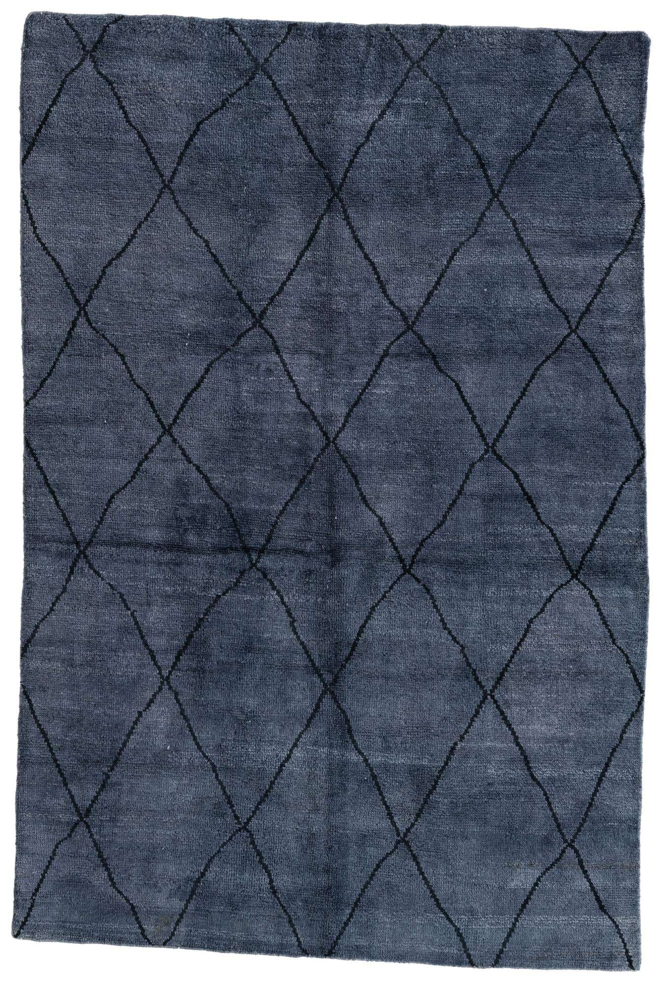 5' 6 x 8' 2 Hand Knotted Moroccan Wool Rug
