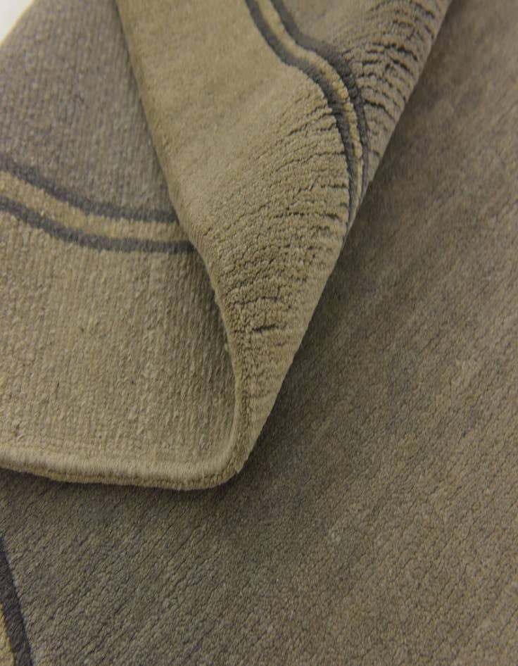 Detail image of 4' x 5' 10 Hand Knotted Nepal Wool Rug