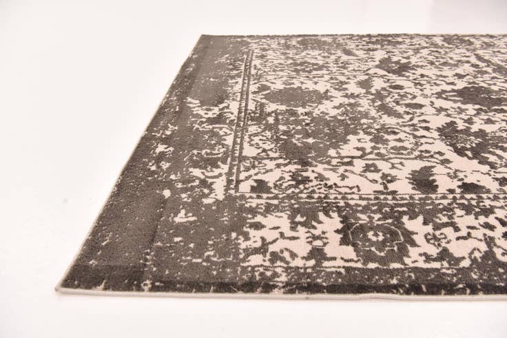 Detail image of 5' x 7' 10 New Vintage Rug