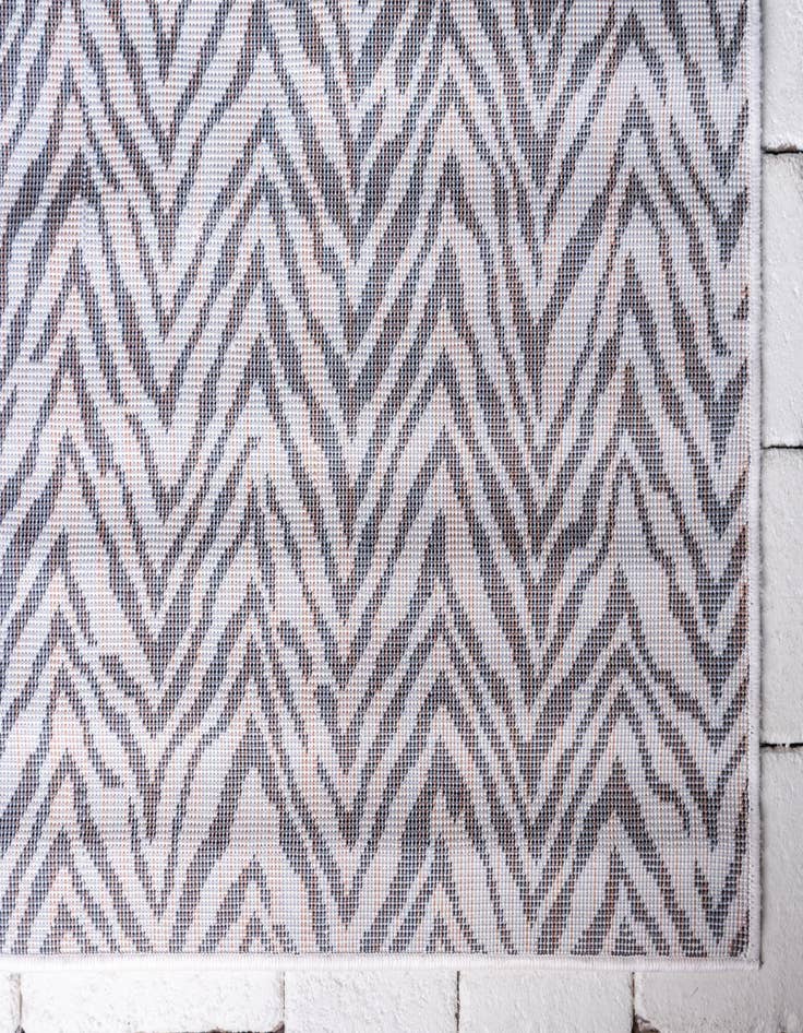 Detail image of 8' x 10'  Washable Oasis Indoor / Outdoor Rug