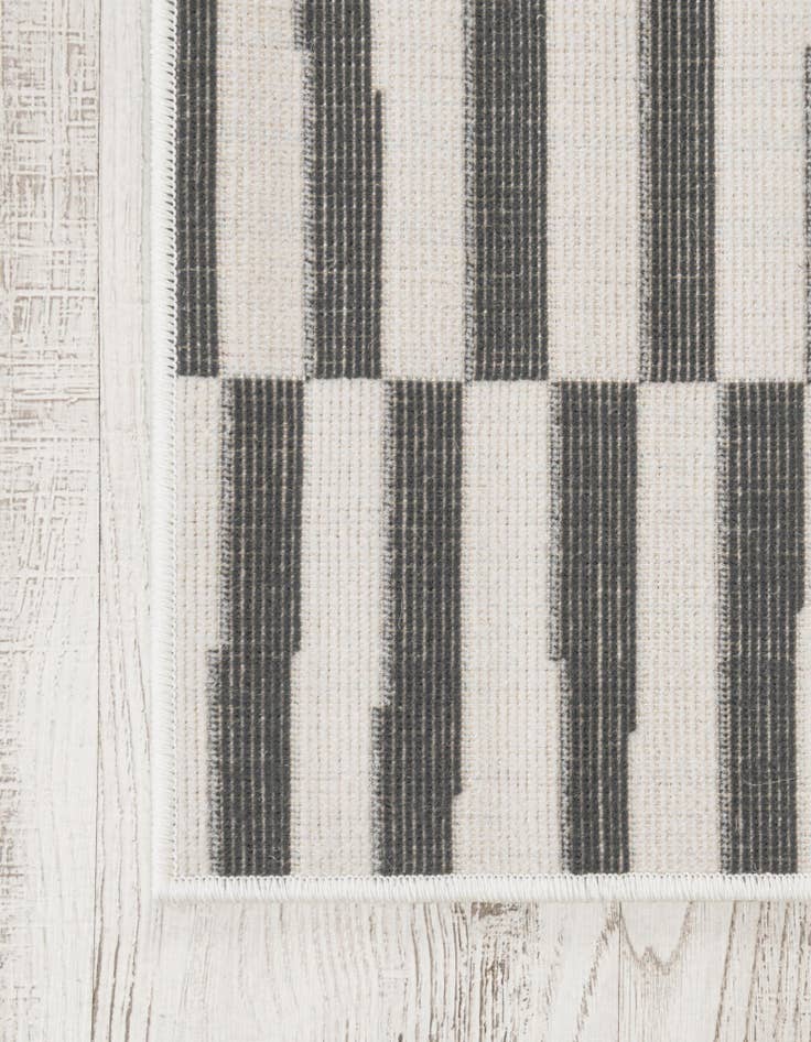 Detail image of 4' x 6' SoHo Rug