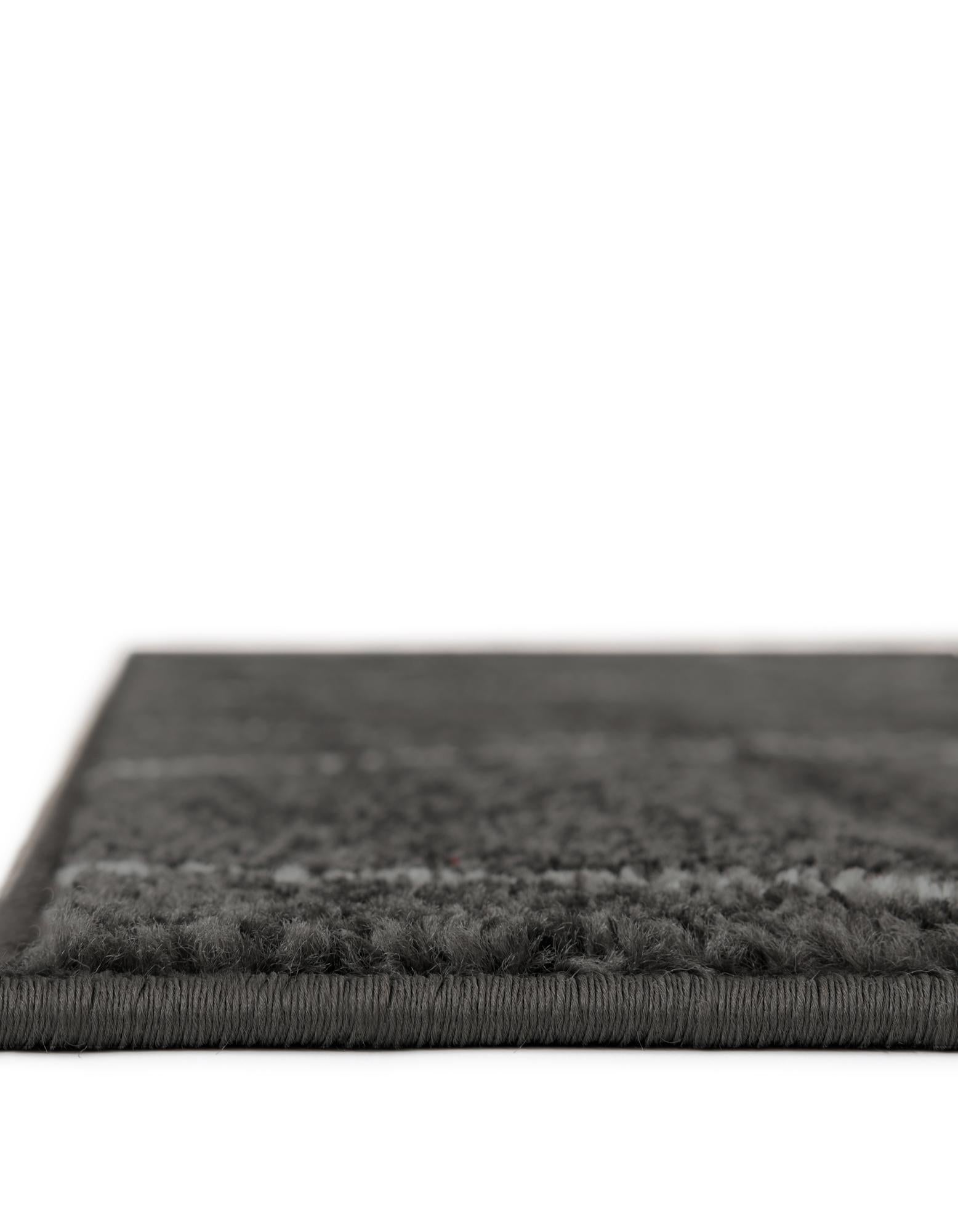 5' 3 x 8' Trellis Frieze Rug