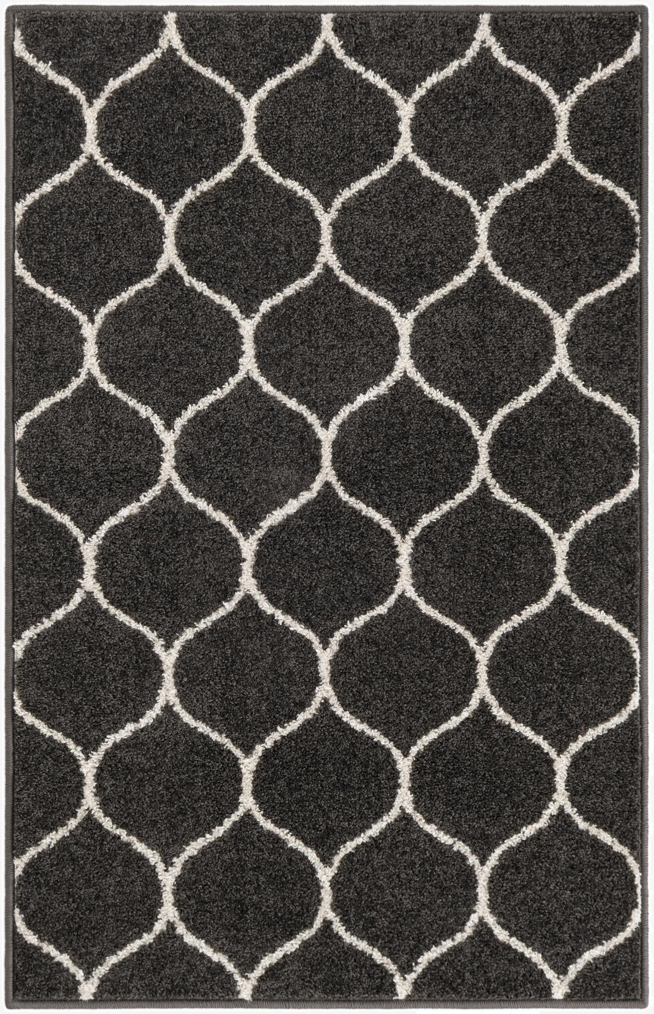 2' 5 x 3' 9 Trellis Frieze Rug