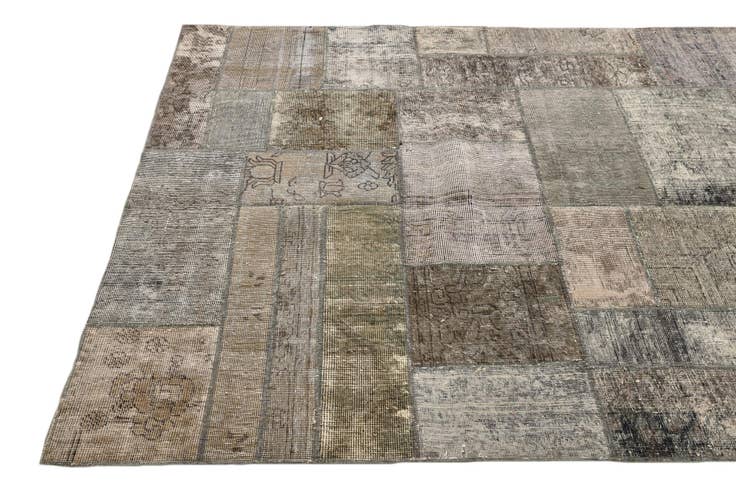 Detail image of 4' 10 x 6' 10 Hand Knotted Ultra Vintage Persian Wool Rug