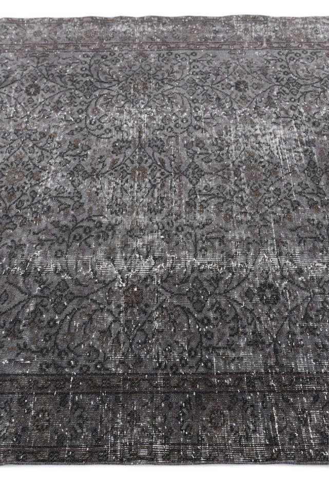 Detail image of 5' 6 x 9' 1 Ultra Vintage Wool Rug