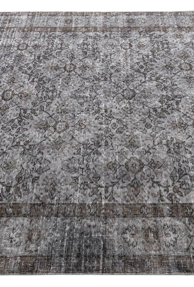 Detail image of 5' 10 x 9' 2 Ultra Vintage Wool Rug