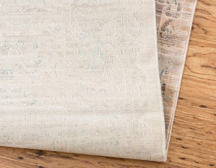 Detail image of 8' x 10' Victoria Rug