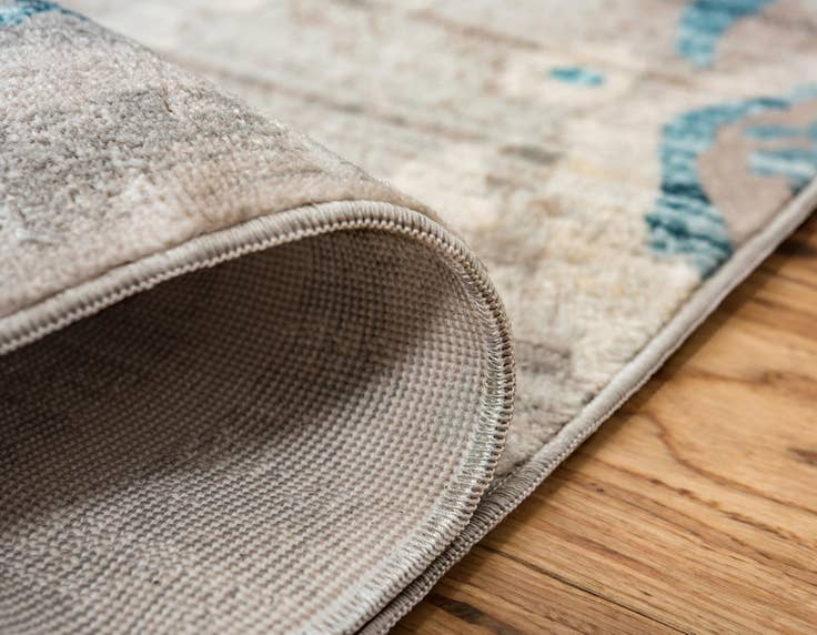 Detail image of 7' x 10' Victoria Rug