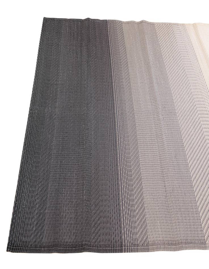 Detail image of 4' x 6' Easy-Clean Vista Breeze Indoor / Outdoor Rug