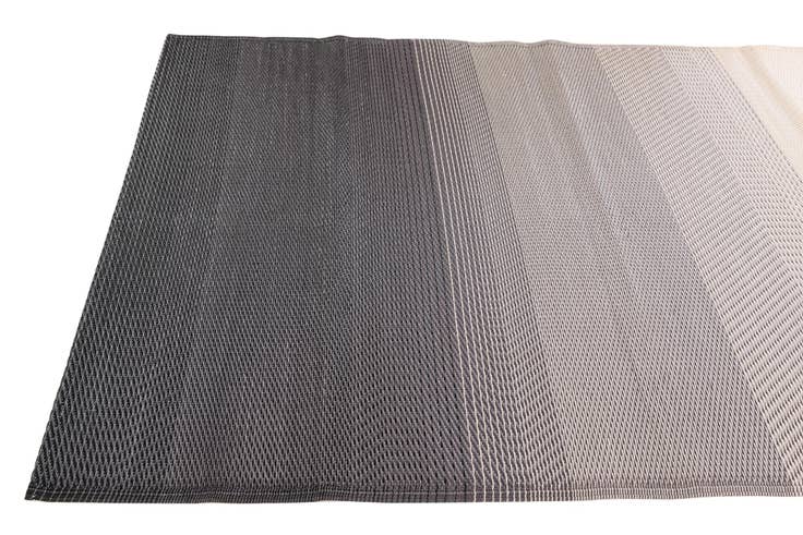 Detail image of 4' x 6' Easy-Clean Vista Breeze Indoor / Outdoor Rug