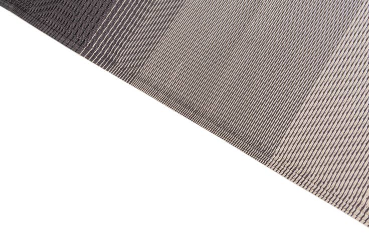 Detail image of 4' x 6' Easy-Clean Vista Breeze Indoor / Outdoor Rug
