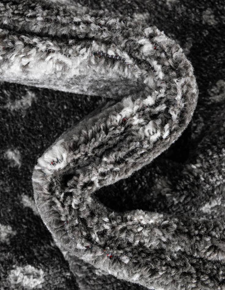 Detail image of 5' 3 x 5' 3 Dover Round Rug