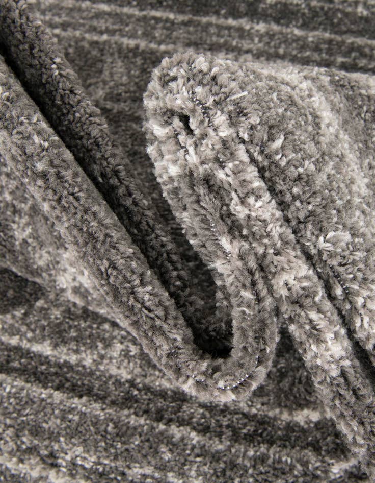 Detail image of 7' 10 x 7' 10 Dover Round Rug