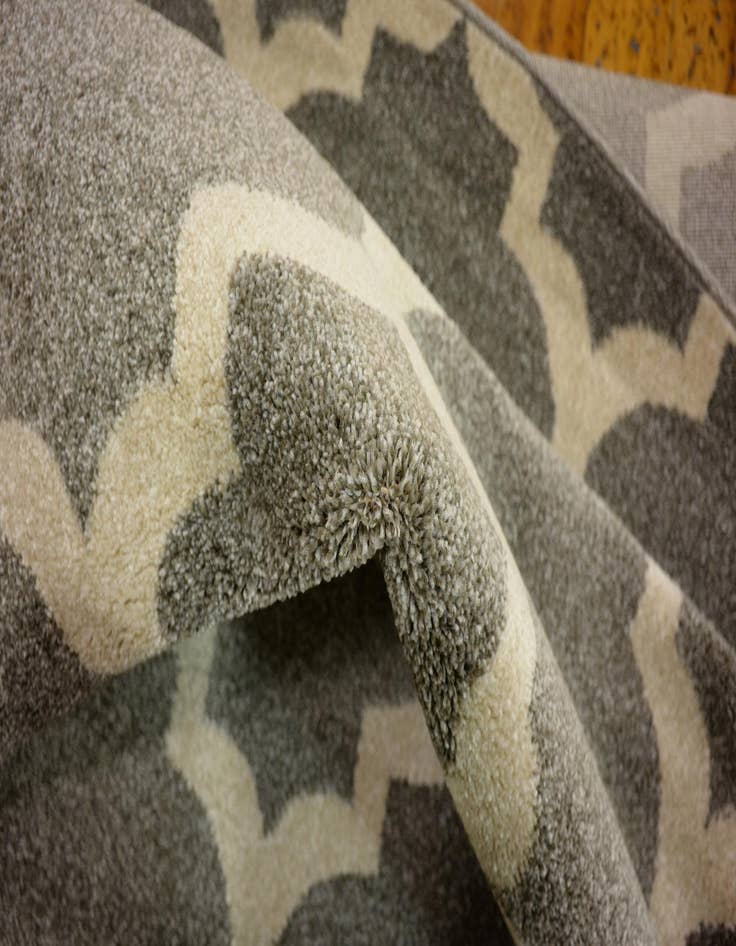 Detail image of 8' x 8' Lattice Round Rug