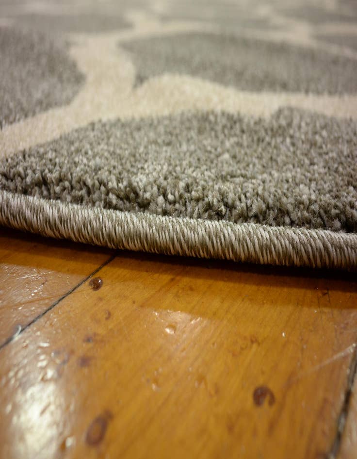 Detail image of 8' x 8' Lattice Round Rug