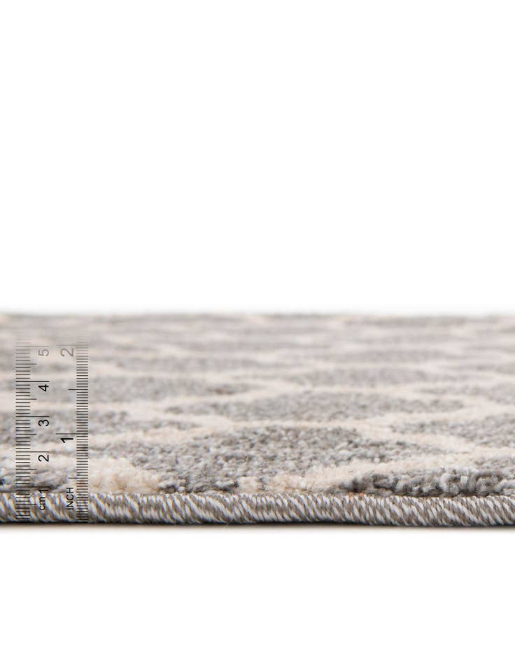 Detail image of 10' x 10' Lattice Round Rug