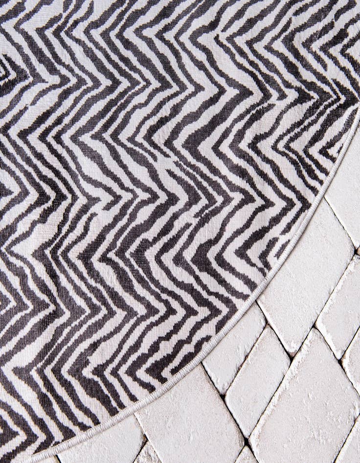 Detail image of 8' x 8' Washable Haven Indoor / Outdoor Round Rug