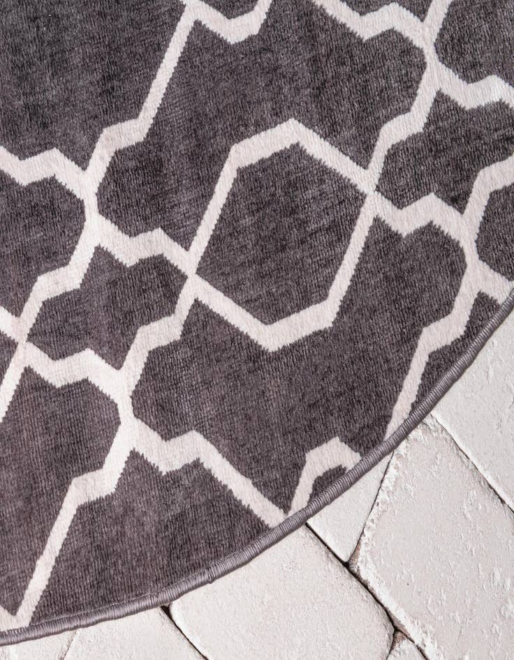 Detail image of 8' x 8'  Washable Oasis Indoor / Outdoor Round Rug