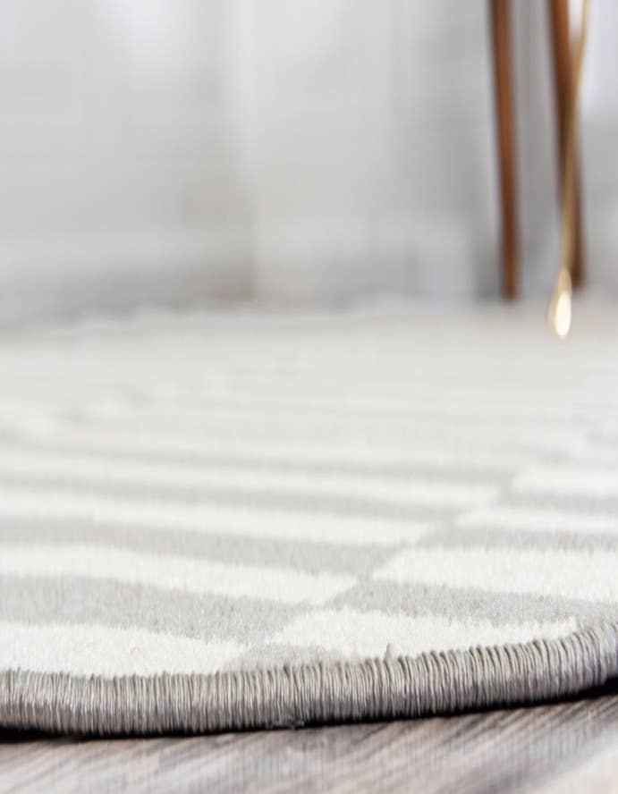 Detail image of 8' x 8' SoHo Round Rug