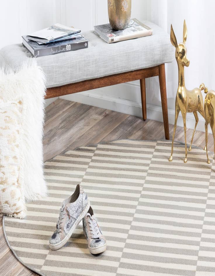 Detail image of 8' x 8' SoHo Round Rug