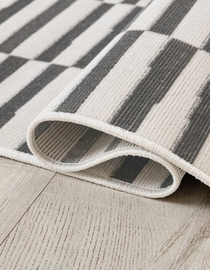 Detail image of 5' x 5' SoHo Round Rug