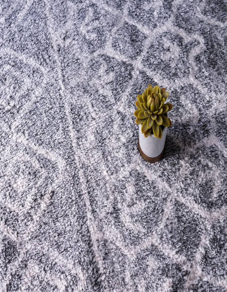 Detail image of 2' 4 x 6' Artemis Runner Rug