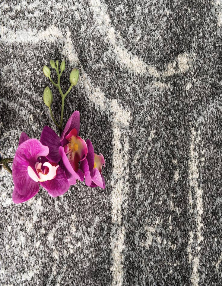 Detail image of 2' 2 x 6' Delilah Runner Rug