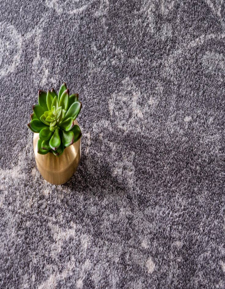 Detail image of 2' 2 x 6' Heritage Runner Rug