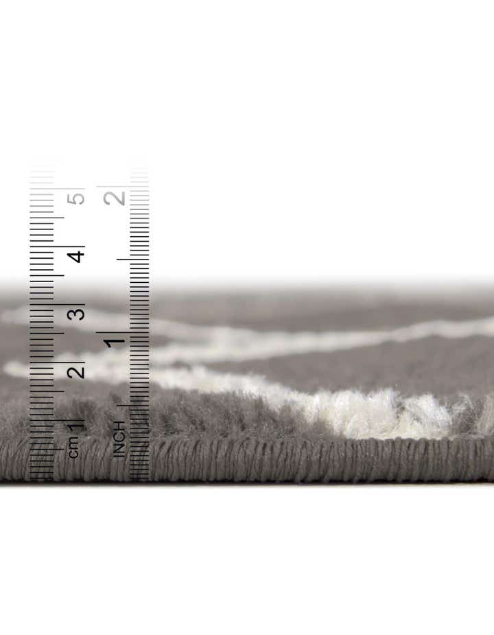 2' x 6' Lattice Frieze Runner Rug