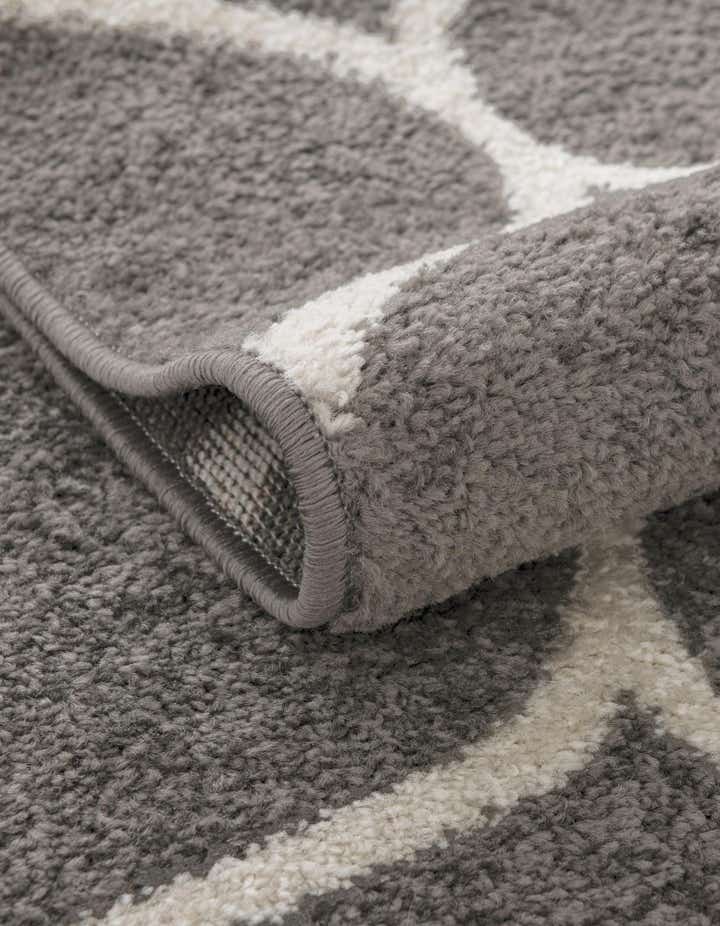 2' x 6' Lattice Frieze Runner Rug