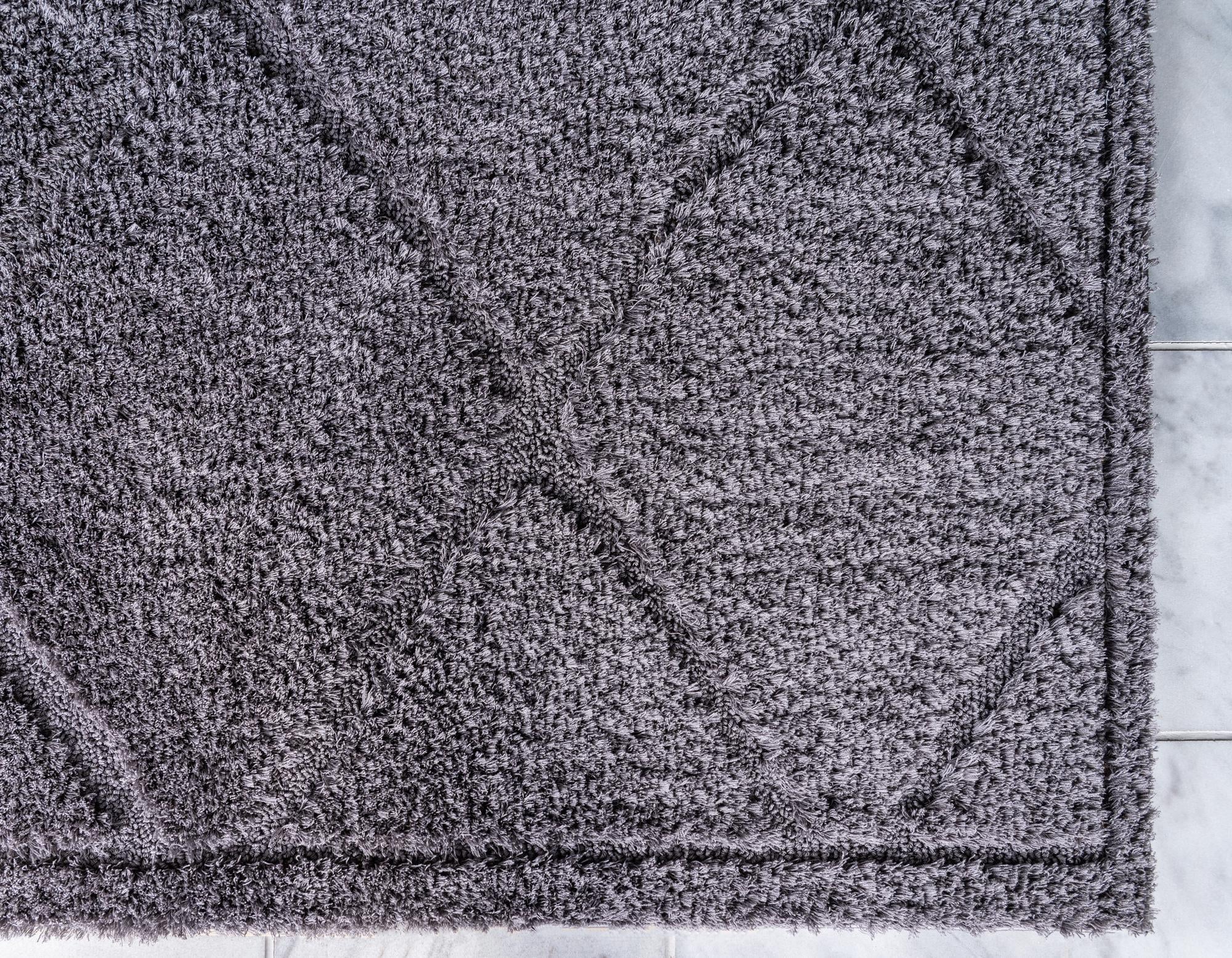 2' 7 x 10' Lattice Shag Runner Rug