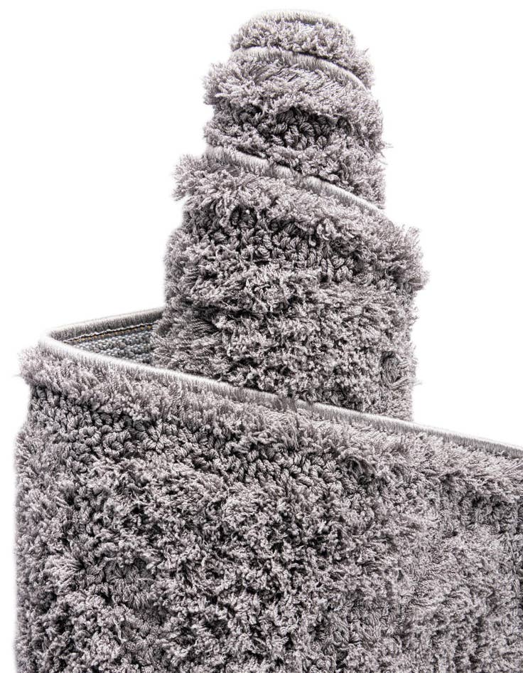 Detail image of 2' x 6' 9 Lattice Shag Runner Rug