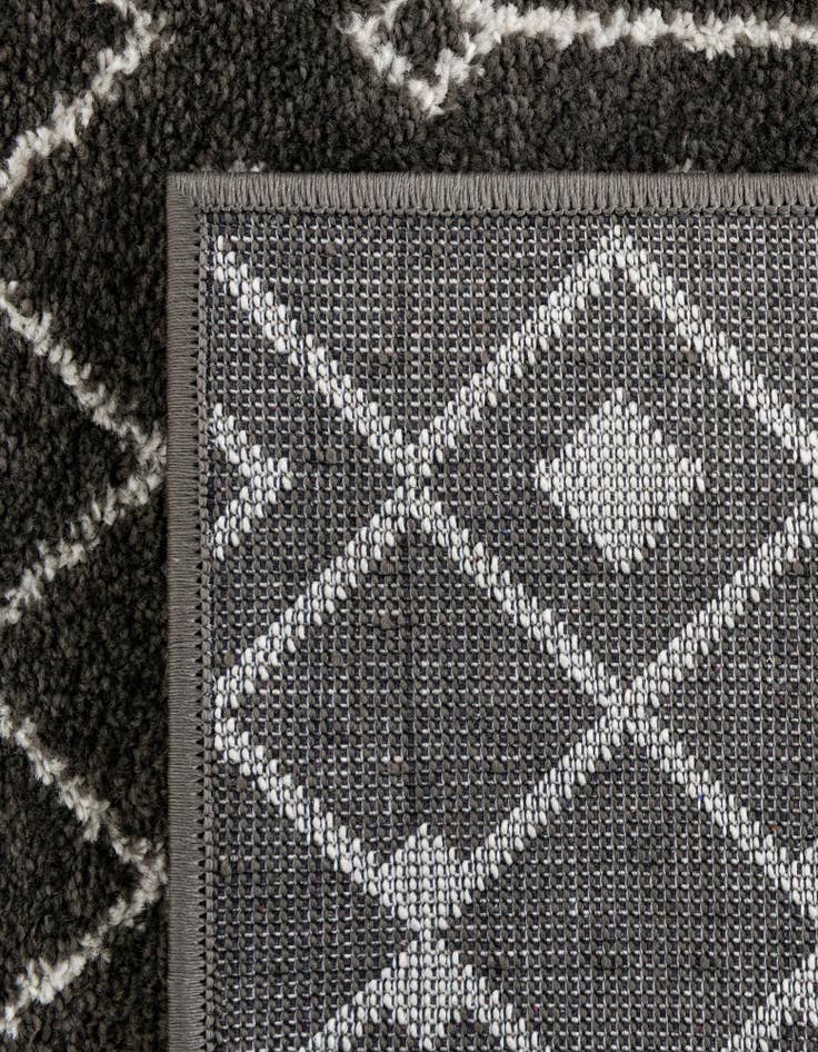 Detail image of 3' 3 x 16' 5 Moroccan Trellis Runner Rug